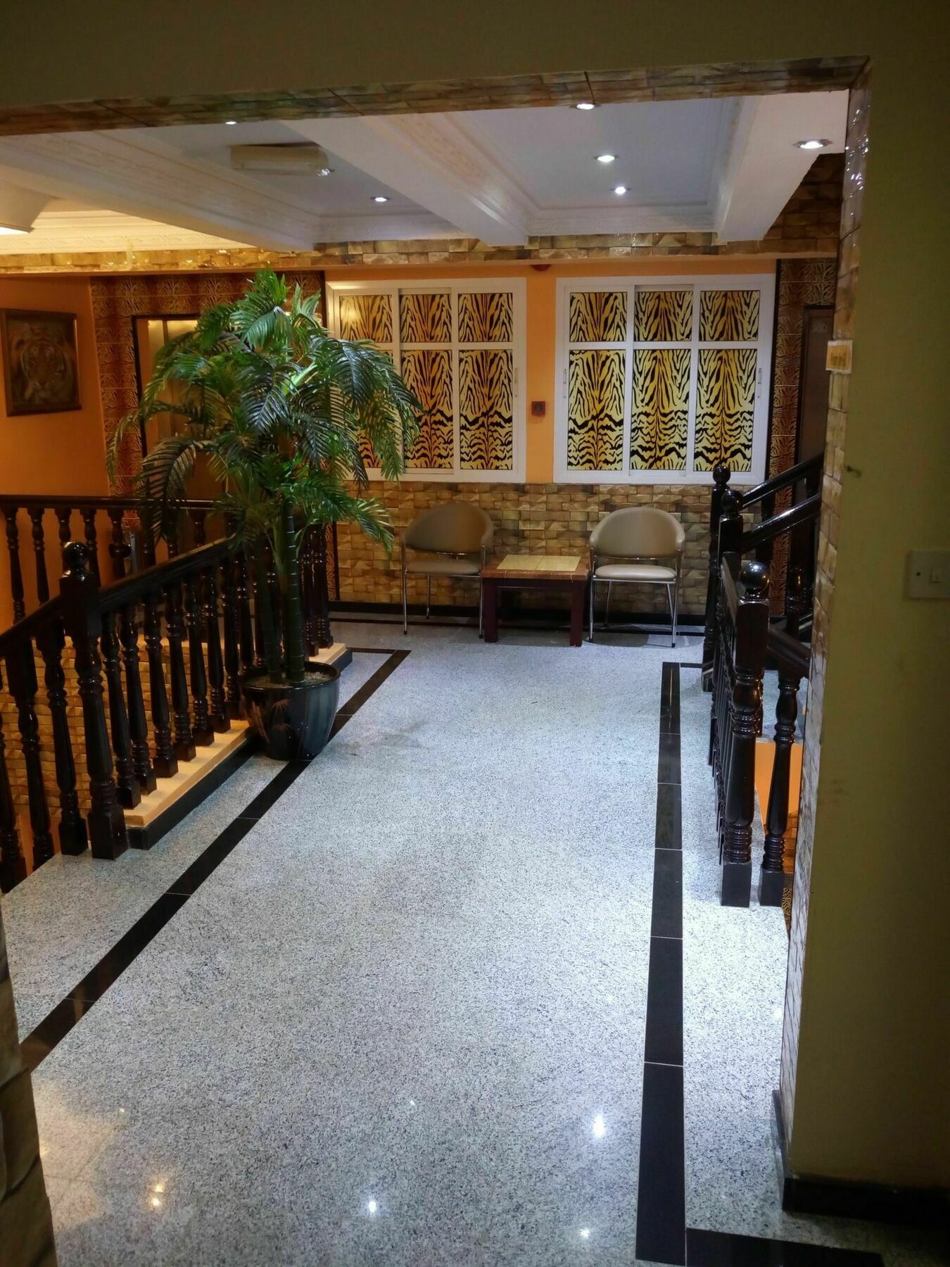 Tiger Home Hotel Apartments Маскат Экстерьер фото